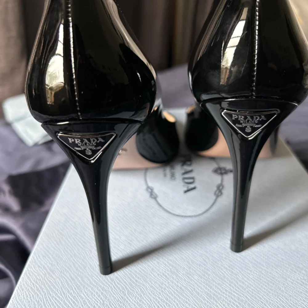 Prada Shoes - Picture 4 of 4